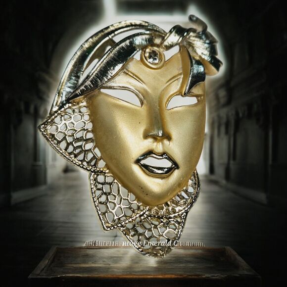 Vtg Mysterious Lady Mask Brooch 3d Hollow Masquerade Pin Matte Retro Gold Tone - Picture 4 of 11